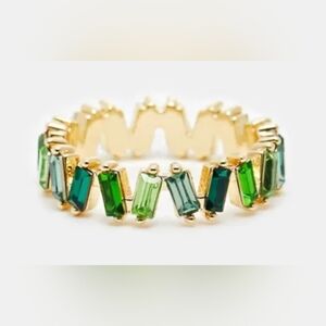 Elegant Gold and Green Gemstone Ring